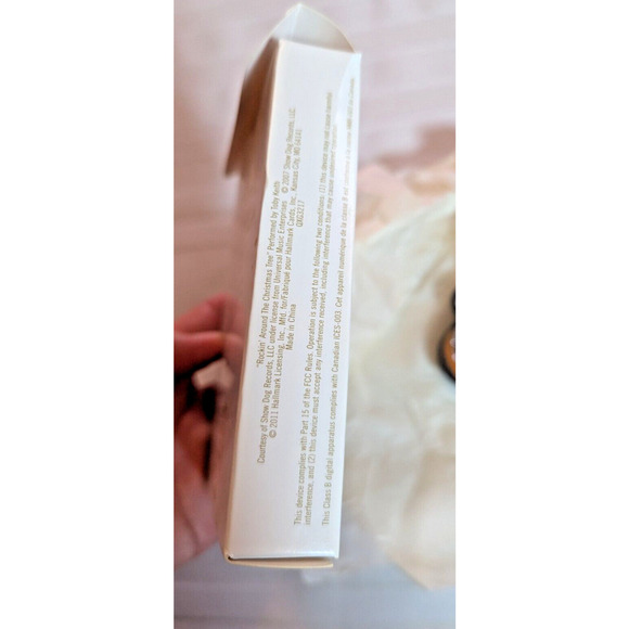 Rockin’ Around The Christmas Tree Guitar 2011 Hallmark Keepsake Magic Ornament - Picture 4 of 10